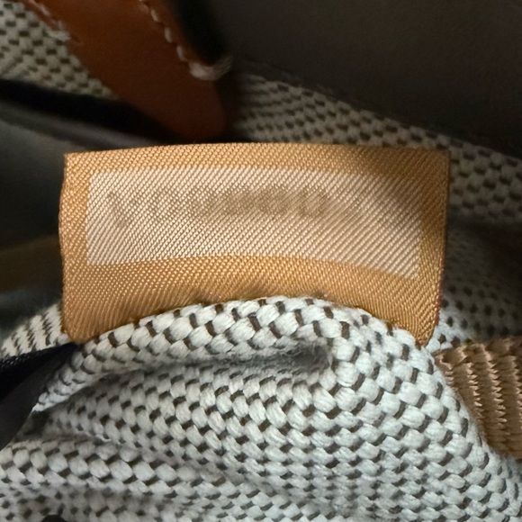 Authentic Dooney & Bourke Gray Leather Satchel Bag! - Picture 13 of 13